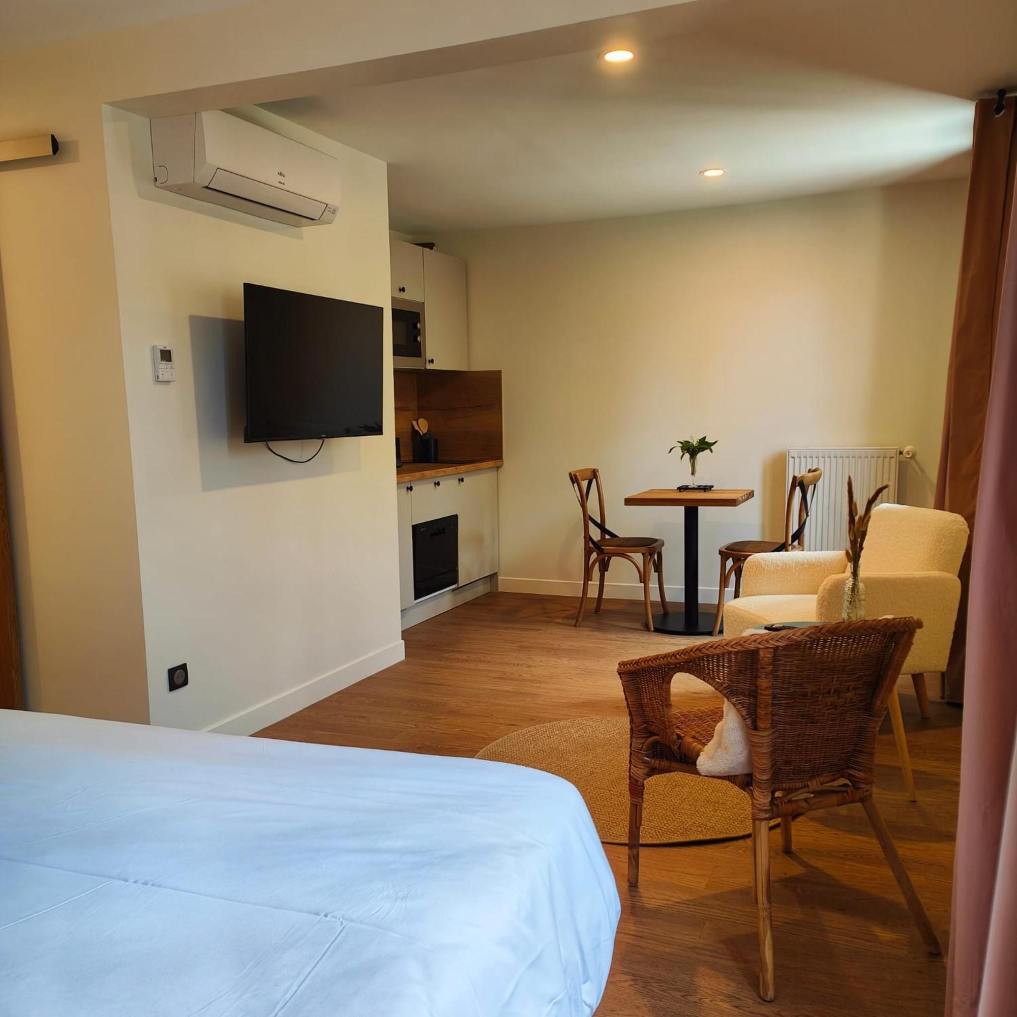 Les Appart'Hotels De La Fontaine Autoire Экстерьер фото
